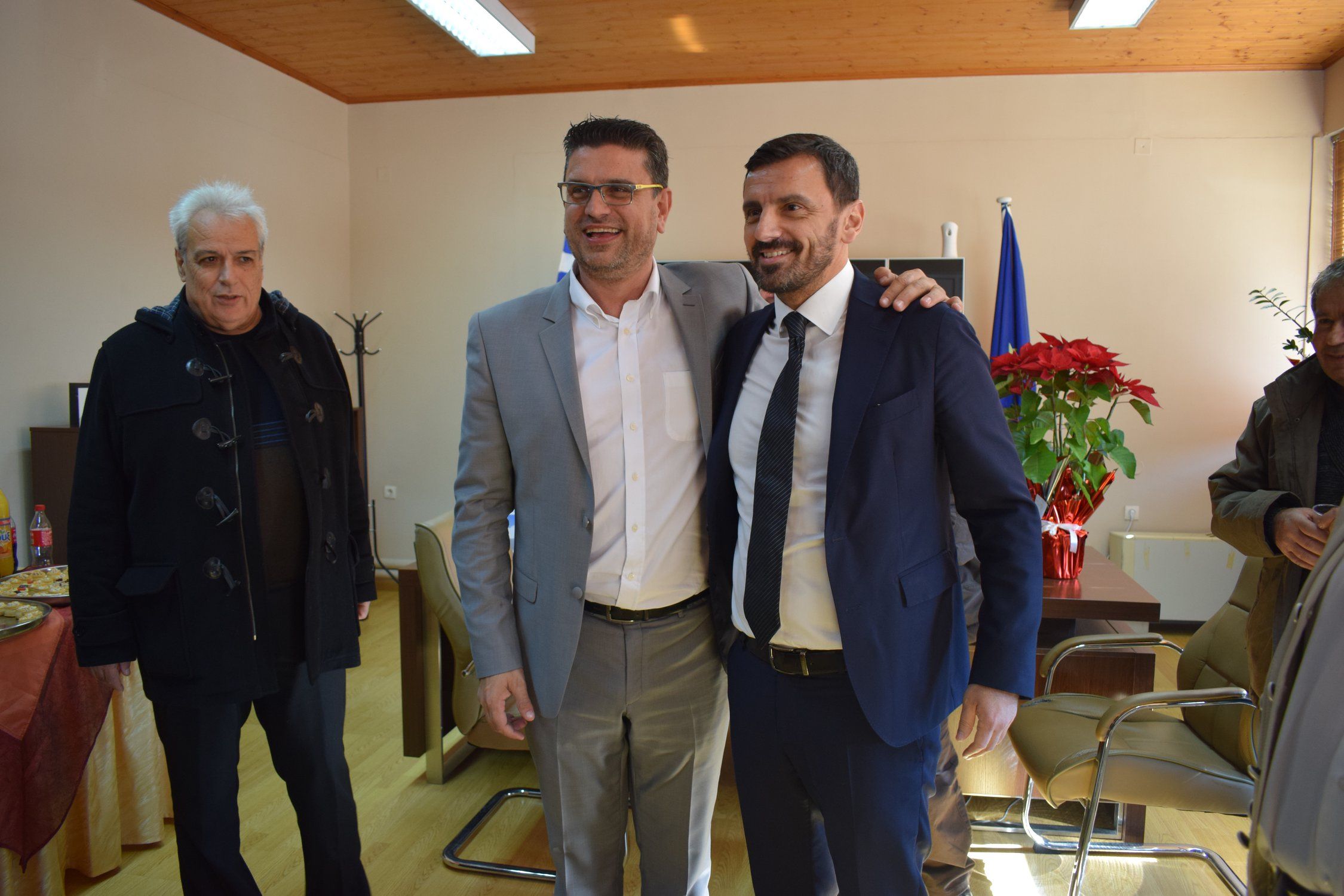 Δήμος Ανδραβίδας-Κυλλήνης: Πολιτικοί και Αυτοδιοικητικοί αλλά και πολίτες ευχήθηκαν στον Δήμαρχο Γιάννη Λέντζα για την ονομαστική του εορτή (photos)