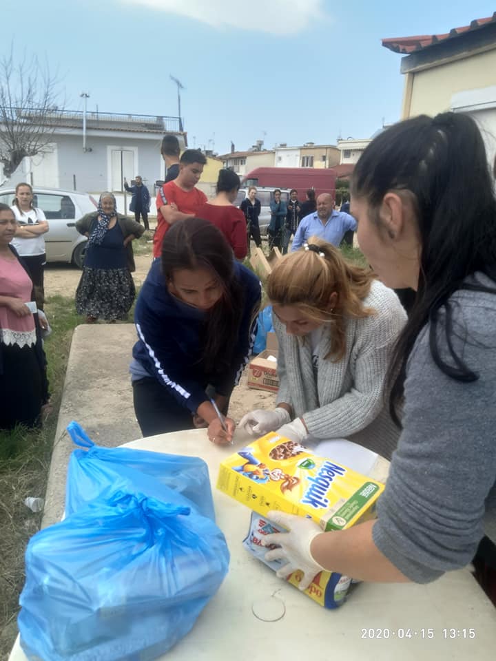  Δήμος Ήλιδας: «Διανομή τροφίμων και υγειονομικού υλικού σε ευπαθείς ομάδες πληθυσμού και οικισμούς Ρομά» (photos) 