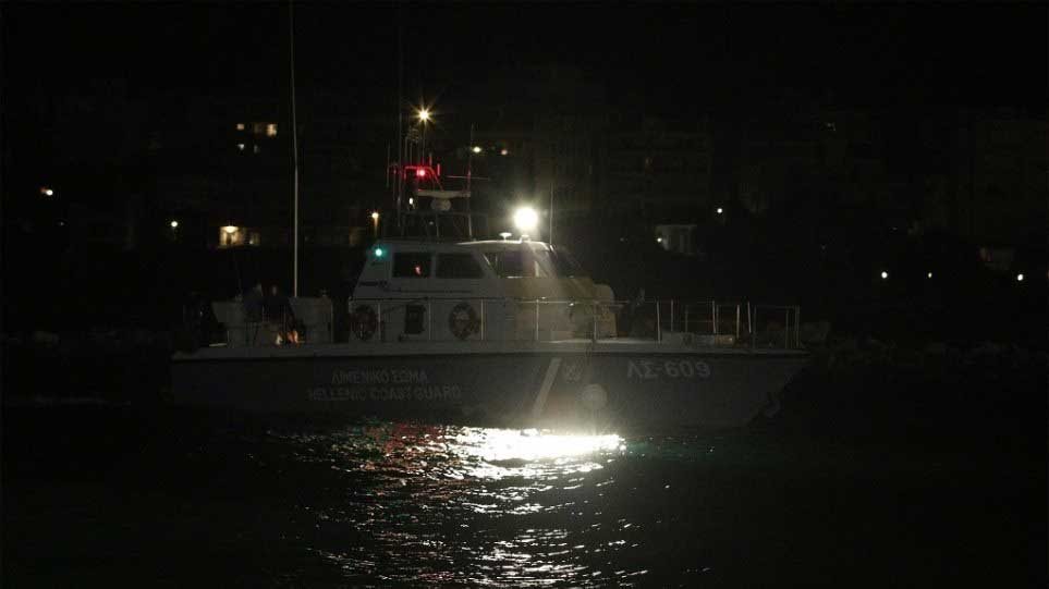 Συναγερμός στη Μυτιλήνη: Τρεις αγνοούμενοι σε ναυάγιο αλιευτικού σκάφους