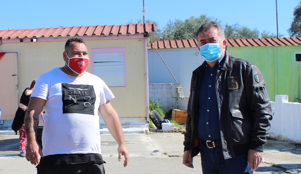 Αμαλιάδα: Την αδιαφορία της Δημοτικής Αρχής Ήλιδας για τις 32 οικογένειες Τσιγγάνων στα Τσιχλέικα κάλυψε ο Δημήτρης Κωνσταντόπουλος (photos) 