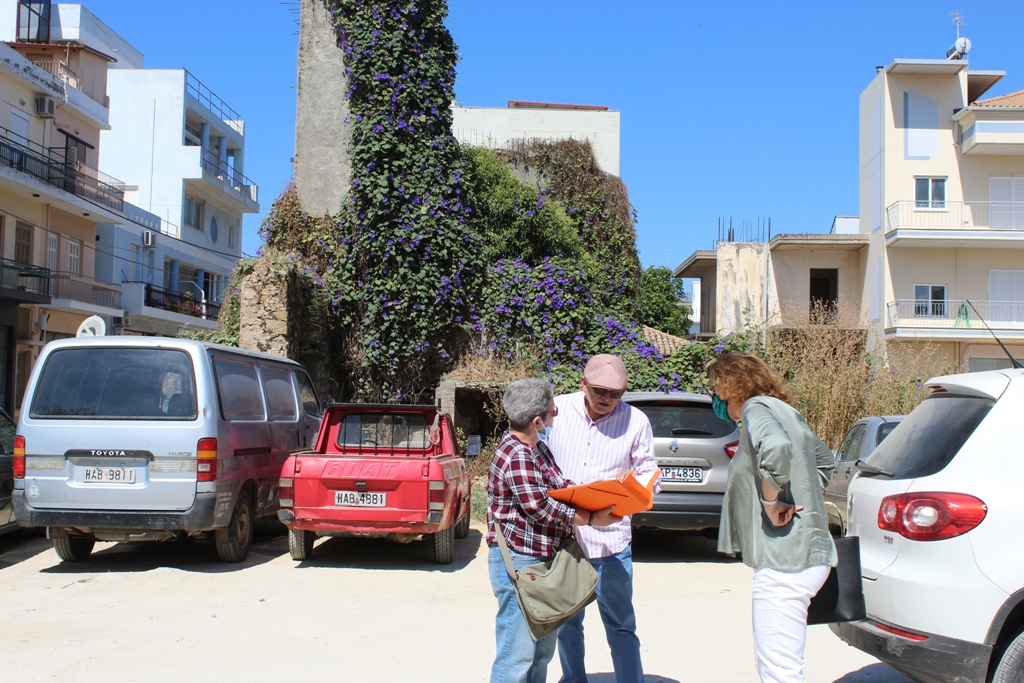 Κλιμάκιο του Υπ. Πολιτισμού στο Δήμο Ήλιδας: «Ψάχνουν» το μισογκρεμισμένο κτίριο επί της οδού Αντωνίου Πετραλιά στην Αμαλιάδα