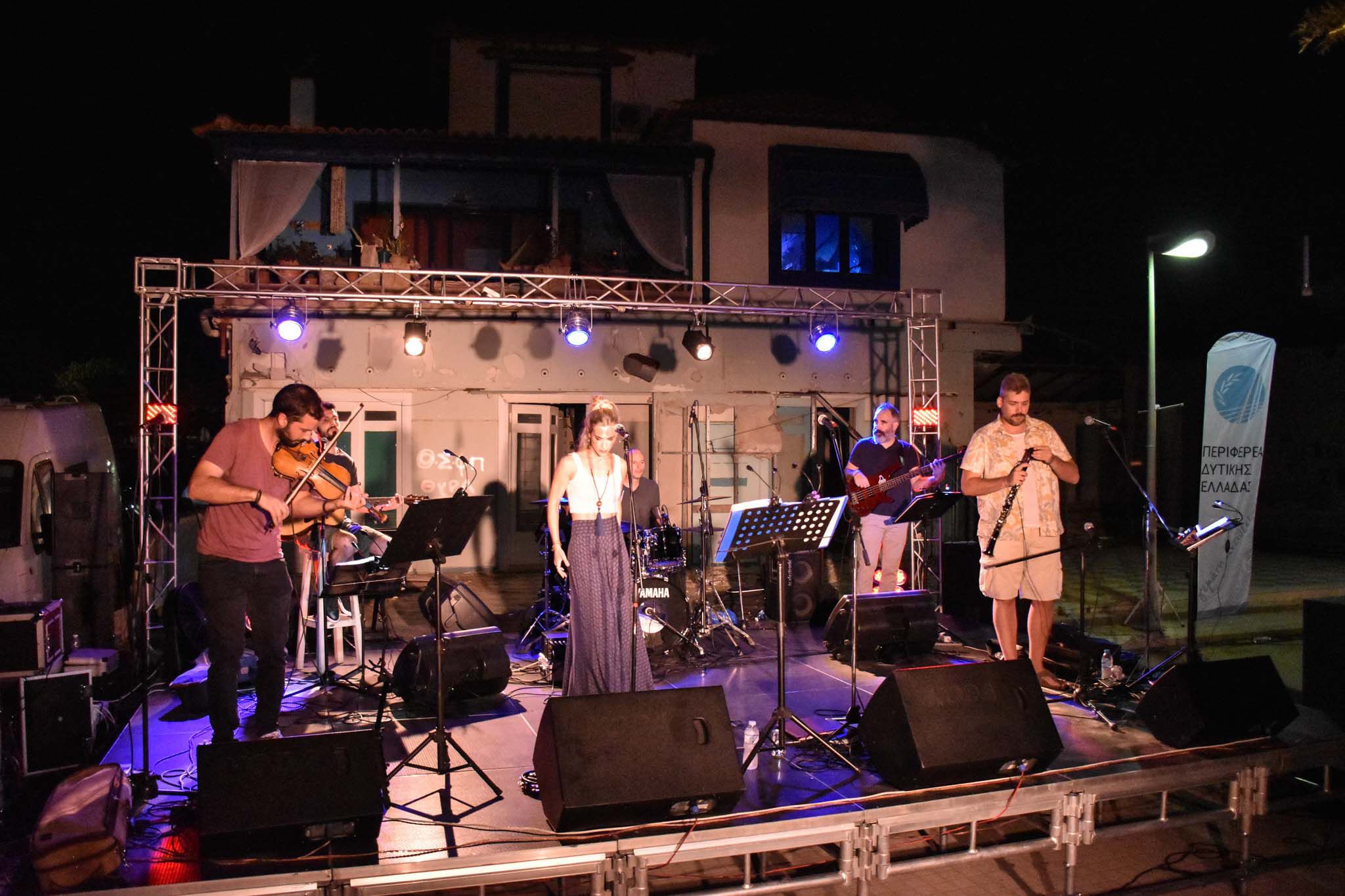 Νίκος Κοροβέσης: Μουσική πανδαισία στο φως της πανσελήνου χθες στην Κουρούτα- Μάγεψαν το κοινό οι Σαββέρια Μαργιολά και Θοδωρής Κοτονιάς (photos)