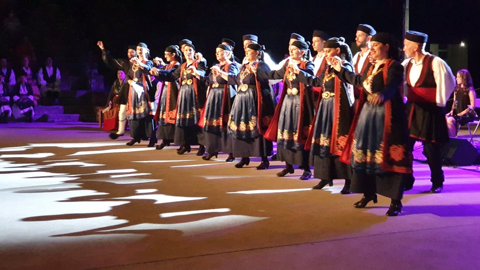 ΠΔΕ: Με επιτυχία πραγματοποιήθηκε στο Θέατρο Φλόκα Ολυμπίας η παράσταση «Μία κόρη τ’ αποφάσισε»- Νίκος Κοροβέσης: «Με σωστές συνεργασίες πραγματοποιούνται δράσεις υψηλής ποιότητας» (photos)
