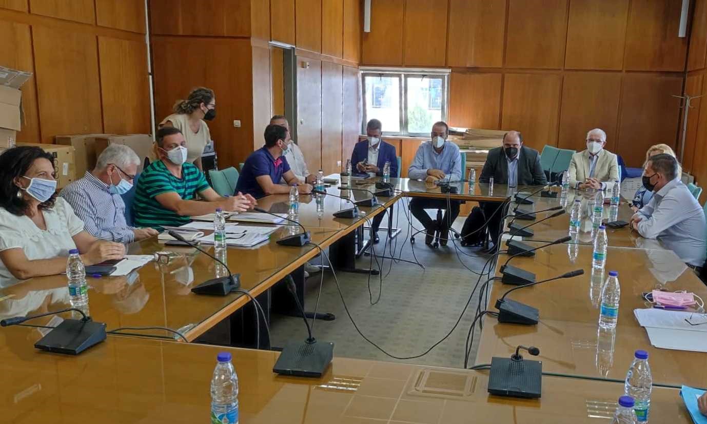 Πύργος: Σύσκεψη συντονισμού στην ΠΕ Ηλείας με τη συμμετοχή κυβερνητικού κλιμακίου για την στήριξη των πολιτών στις πυρόπληκτες περιοχές